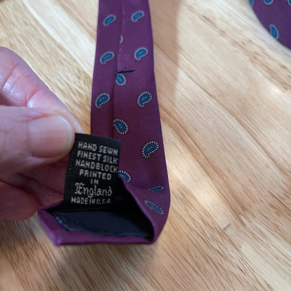 Vintage Robert Talbott Paisley Silk Hand Sewn‎ Burgundy Blue Men's Necktie